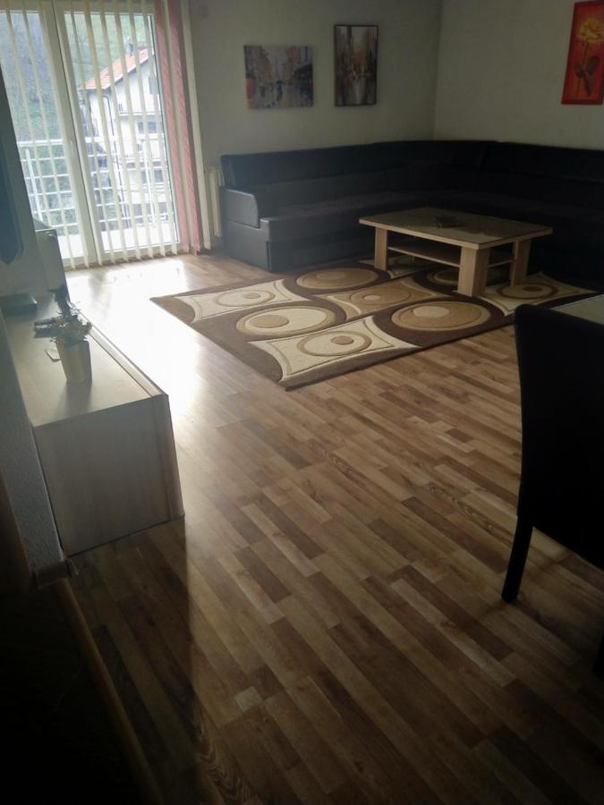 Apartman Royal Apartamento Zenica Exterior foto
